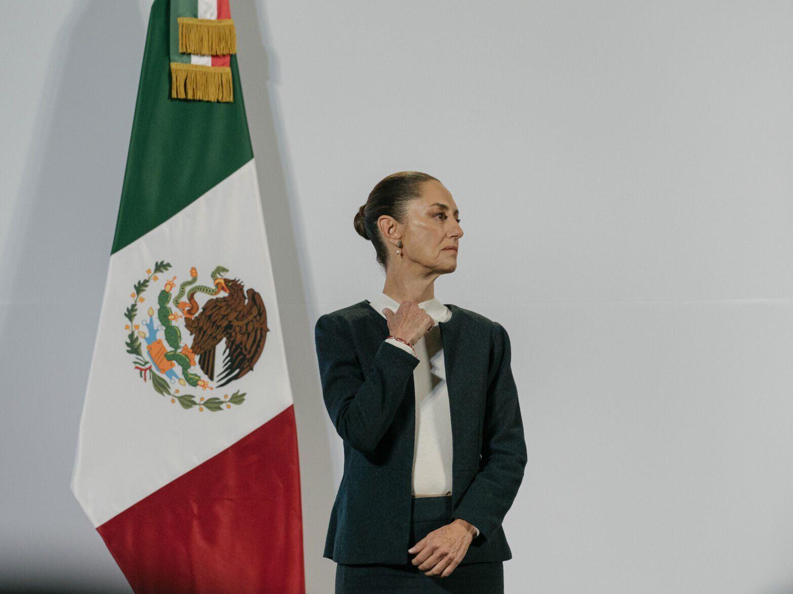 U.S. soldiers head to Mexico border